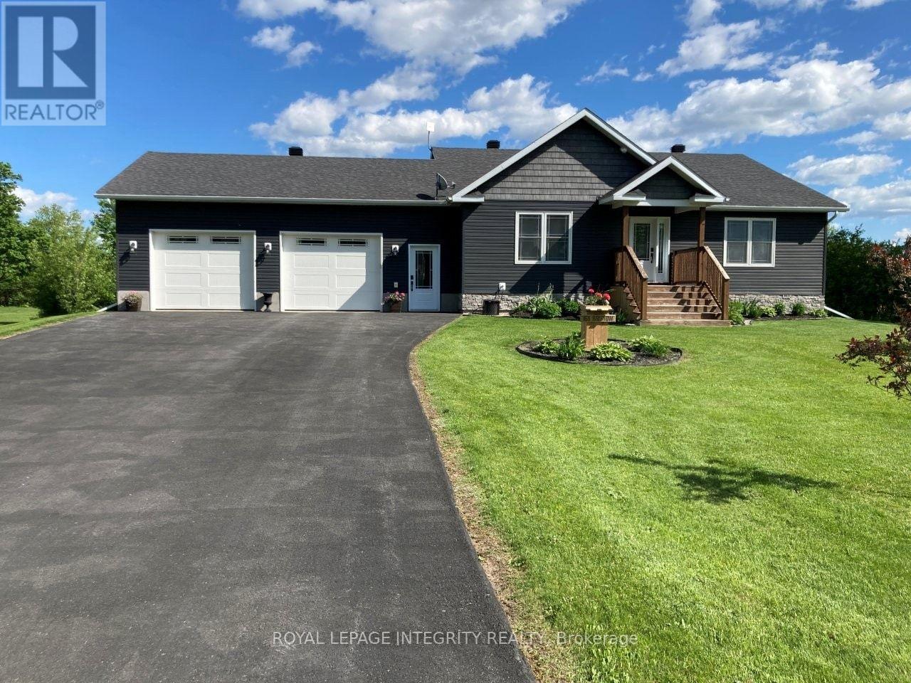 165 Bristow Drive, Montague, Ontario  K7A 5B8 - Photo 1 - X13466652