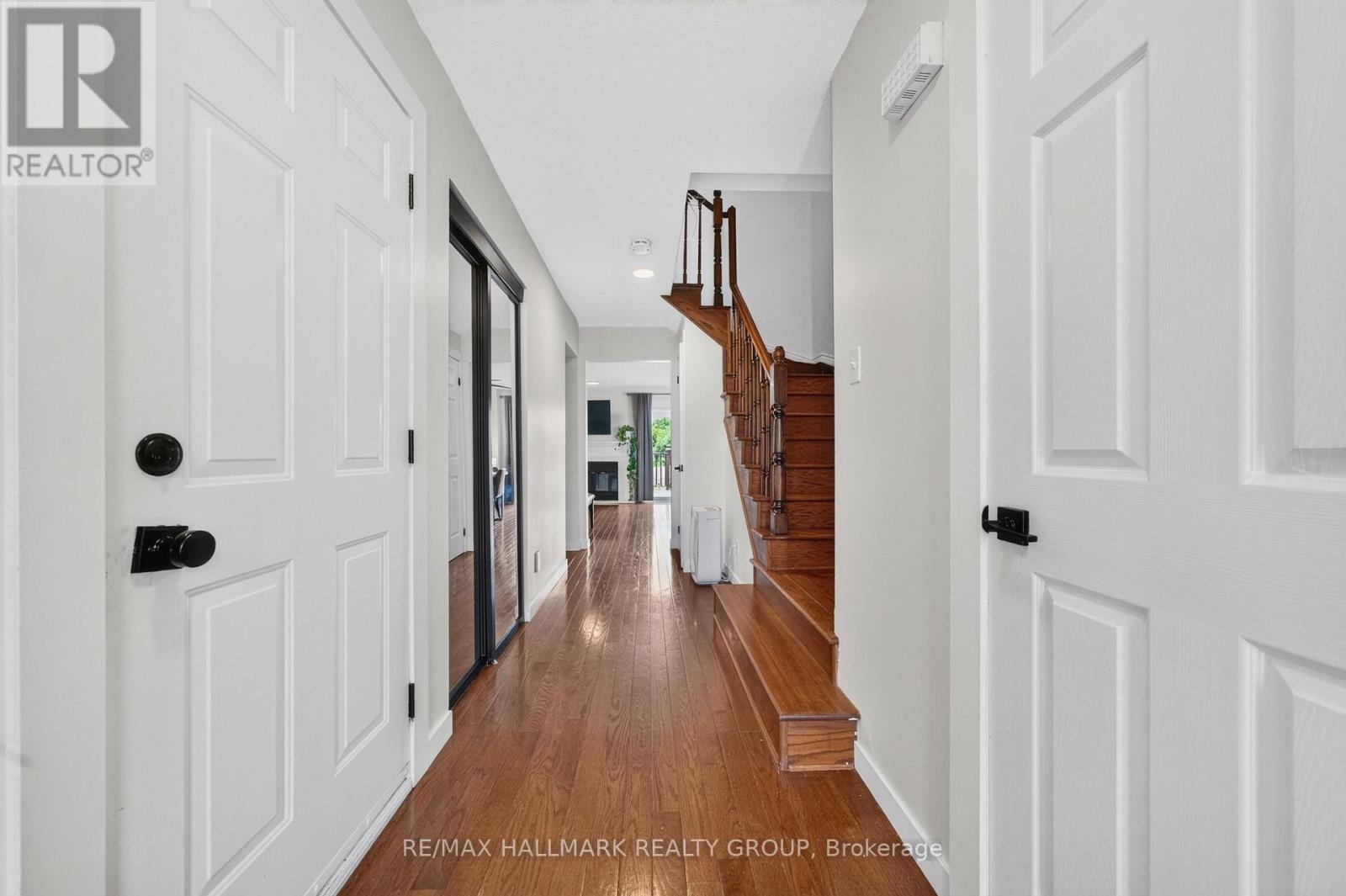 45 Birchbank Crescent, Ottawa, Ontario  K2M 2J8 - Photo 3 - X13466718