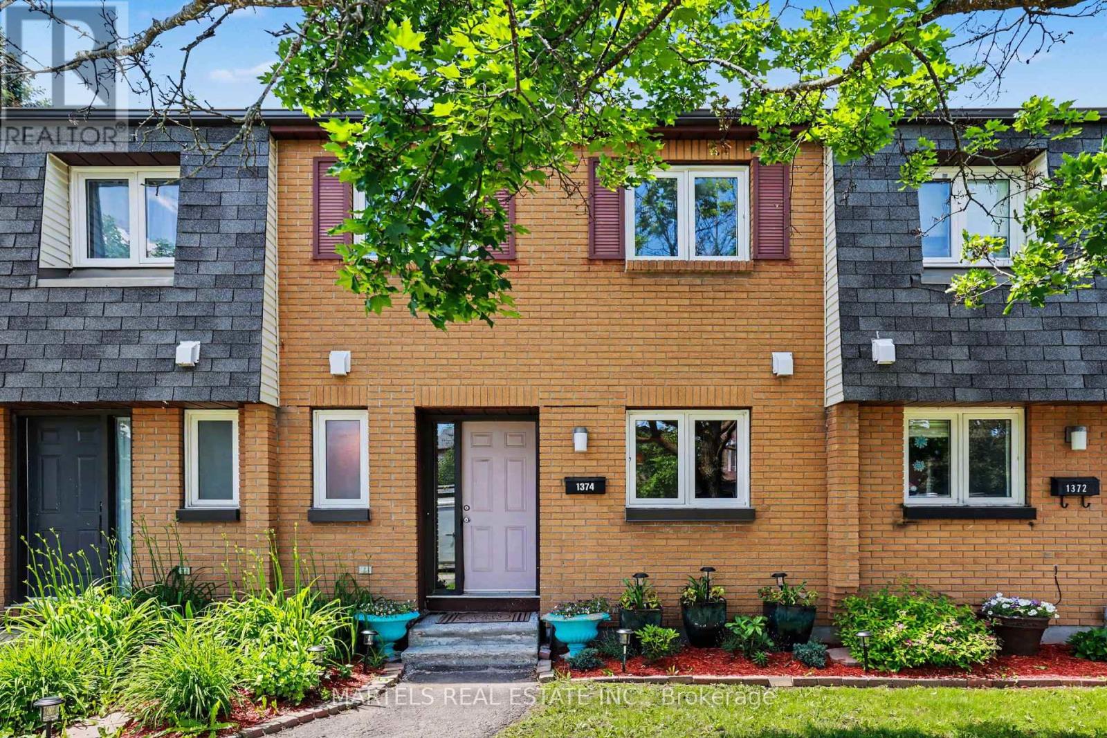 1374 Cedarcroft Crescent, Ottawa, Ontario  K1B 5C9 - Photo 1 - X13466756