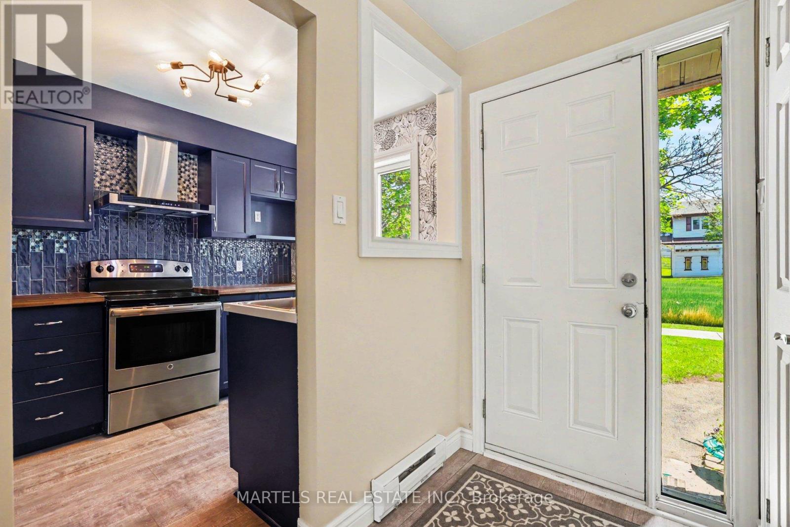 1374 Cedarcroft Crescent, Ottawa, Ontario  K1B 5C9 - Photo 2 - X13466756