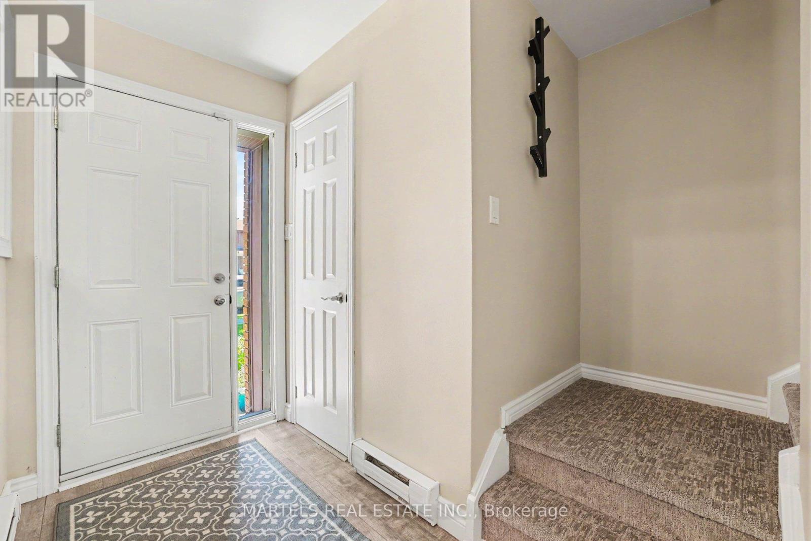 1374 Cedarcroft Crescent, Ottawa, Ontario  K1B 5C9 - Photo 3 - X13466756