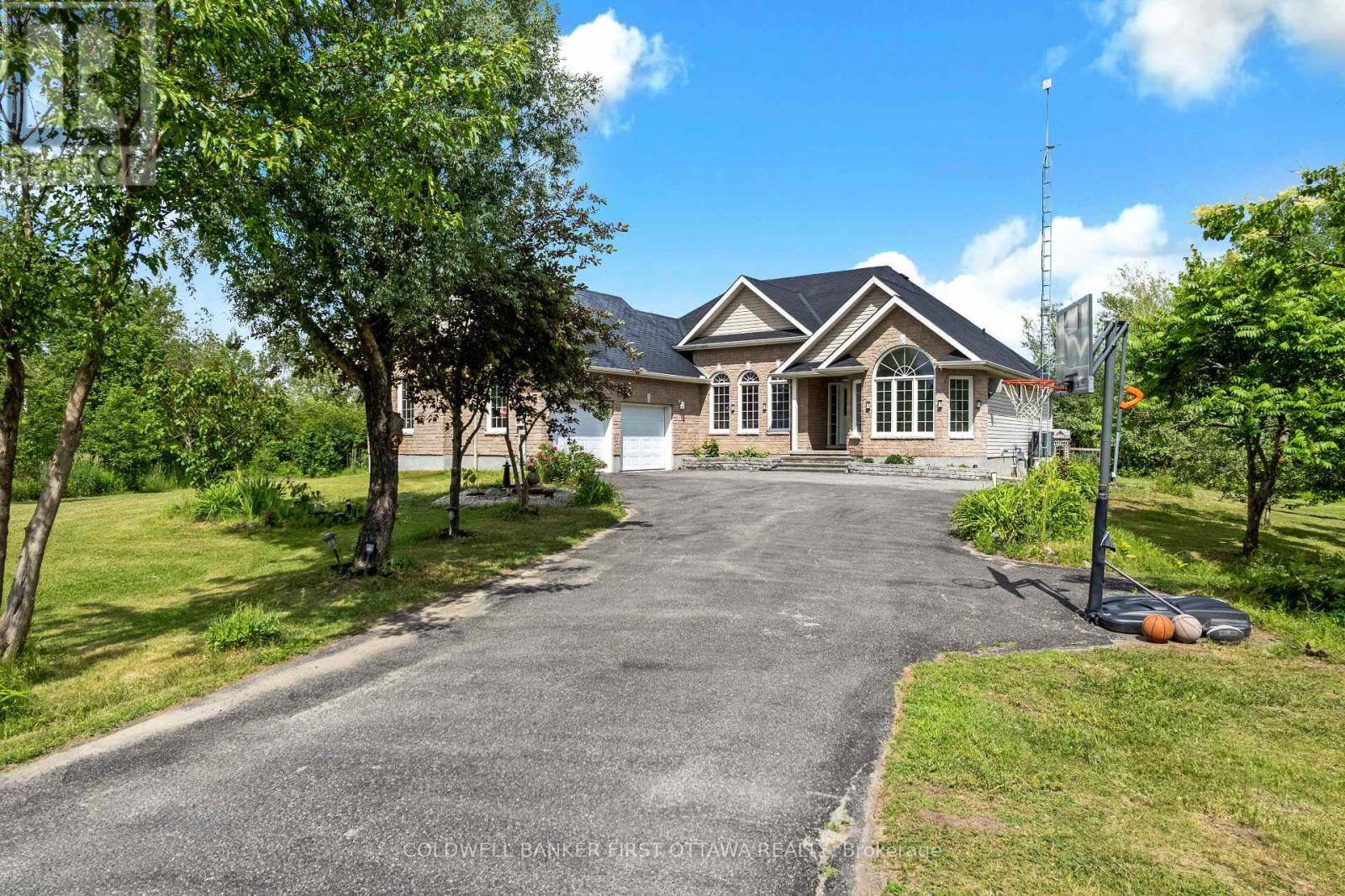 11 Rideau Crossing Crescent, North Grenville, Ontario  K0G 1K0 - Photo 2 - X13466850