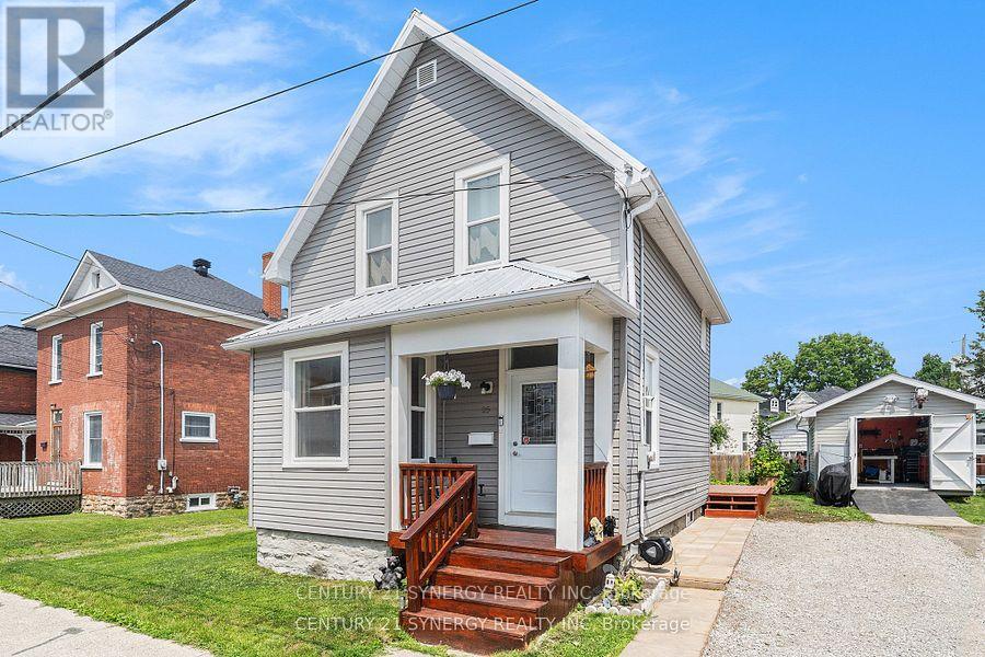 25 Kensington Avenue, Smiths Falls, Ontario  K7A 2K6 - Photo 1 - X13466934