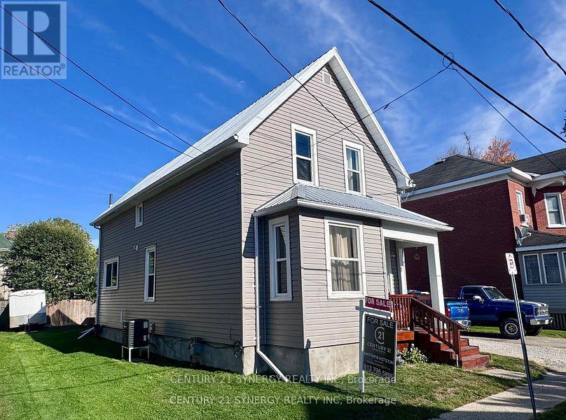 25 Kensington Avenue, Smiths Falls, Ontario  K7A 2K6 - Photo 3 - X13466934