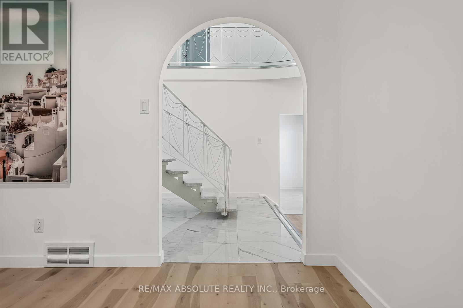 1444 Normandy Crescent, Ottawa, Ontario  K2C 0N6 - Photo 8 - X13467132