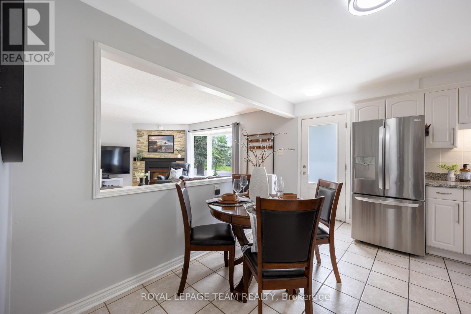 1293 Woodside Drive, Ottawa, Ontario  K2C 2H1 - Photo 6 - X13467200