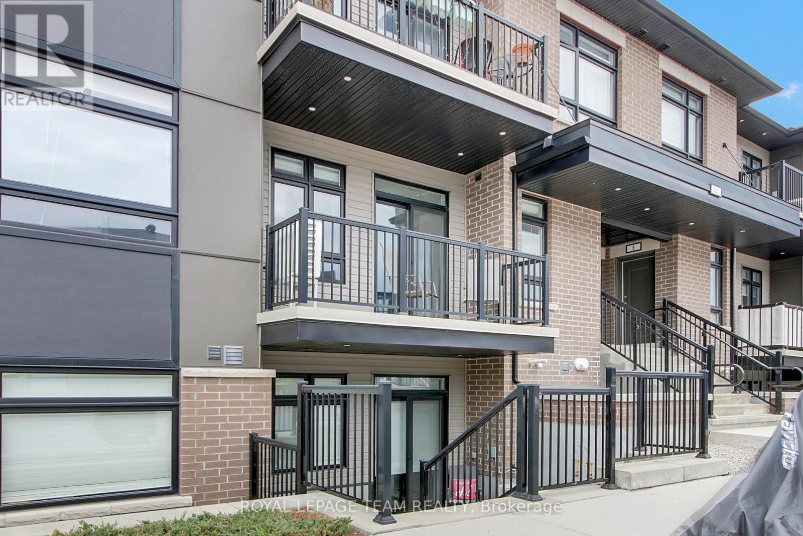 F - 320 Tulum Crescent, Ottawa, Ontario  K2S 0W1 - Photo 1 - X13467358