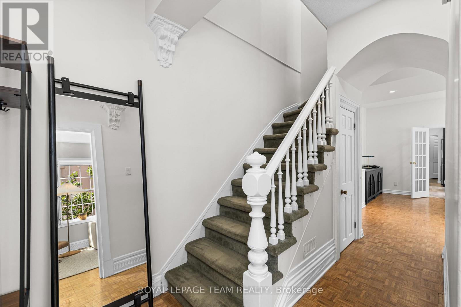 14 Crichton Street, Ottawa, Ontario  K1M 2E2 - Photo 5 - X13467580