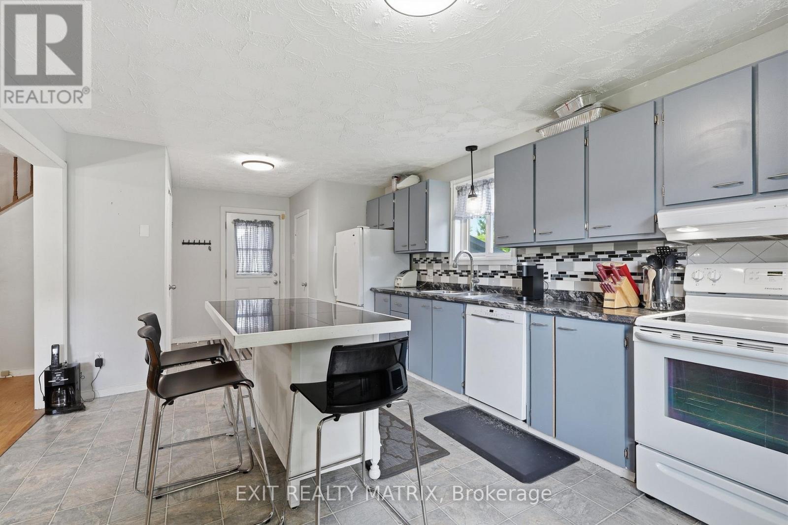 1320 St Joseph Road, Russell, Ontario  K0A 1W0 - Photo 11 - X13467600