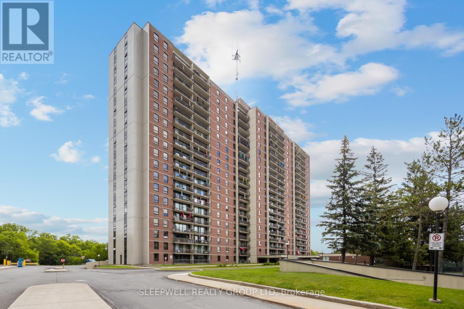 712 - 665 Bathgate Drive, Ottawa, Ontario  K1K 3Y4 - Photo 2 - X13467654