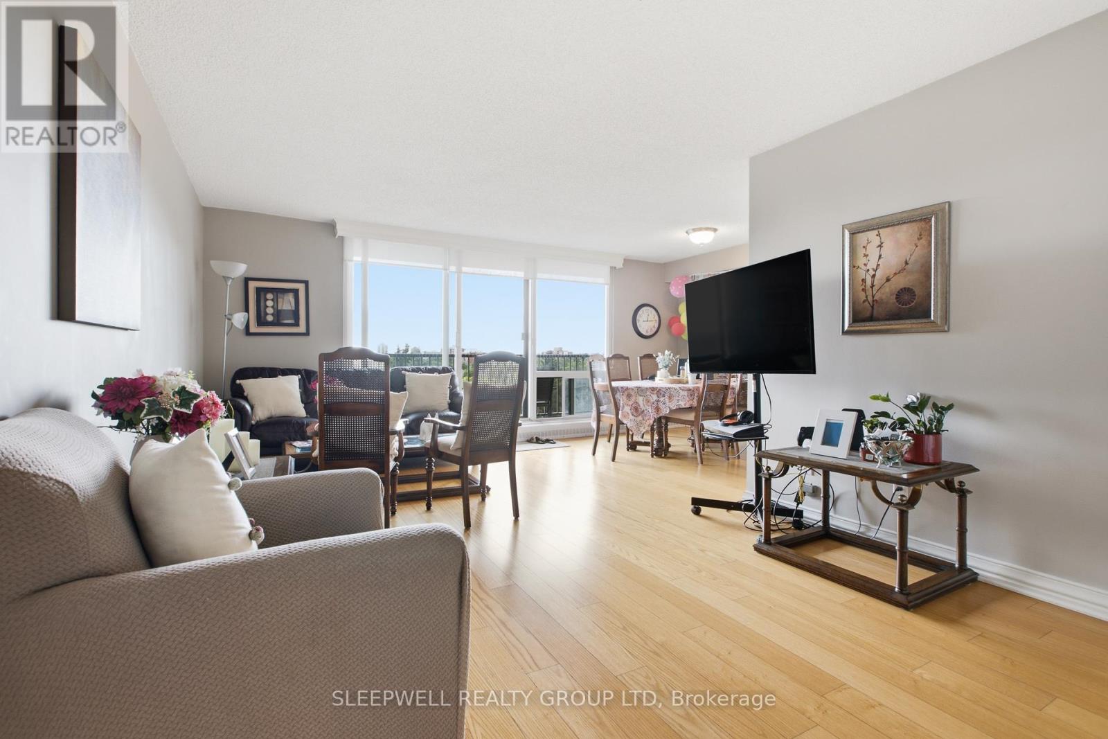 712 - 665 Bathgate Drive, Ottawa, Ontario  K1K 3Y4 - Photo 4 - X13467654