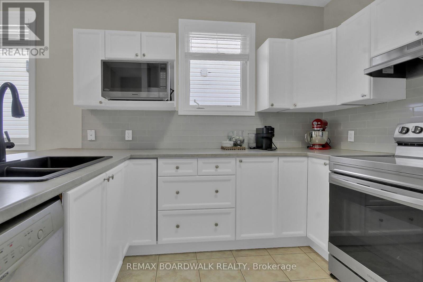 48 Maricona Way, Ottawa, Ontario  K2T 1H2 - Photo 18 - X13467674