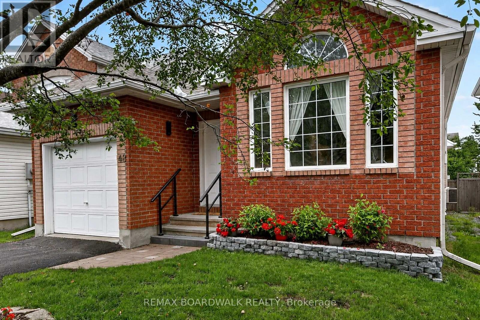 48 Maricona Way, Ottawa, Ontario  K2T 1H2 - Photo 5 - X13467674