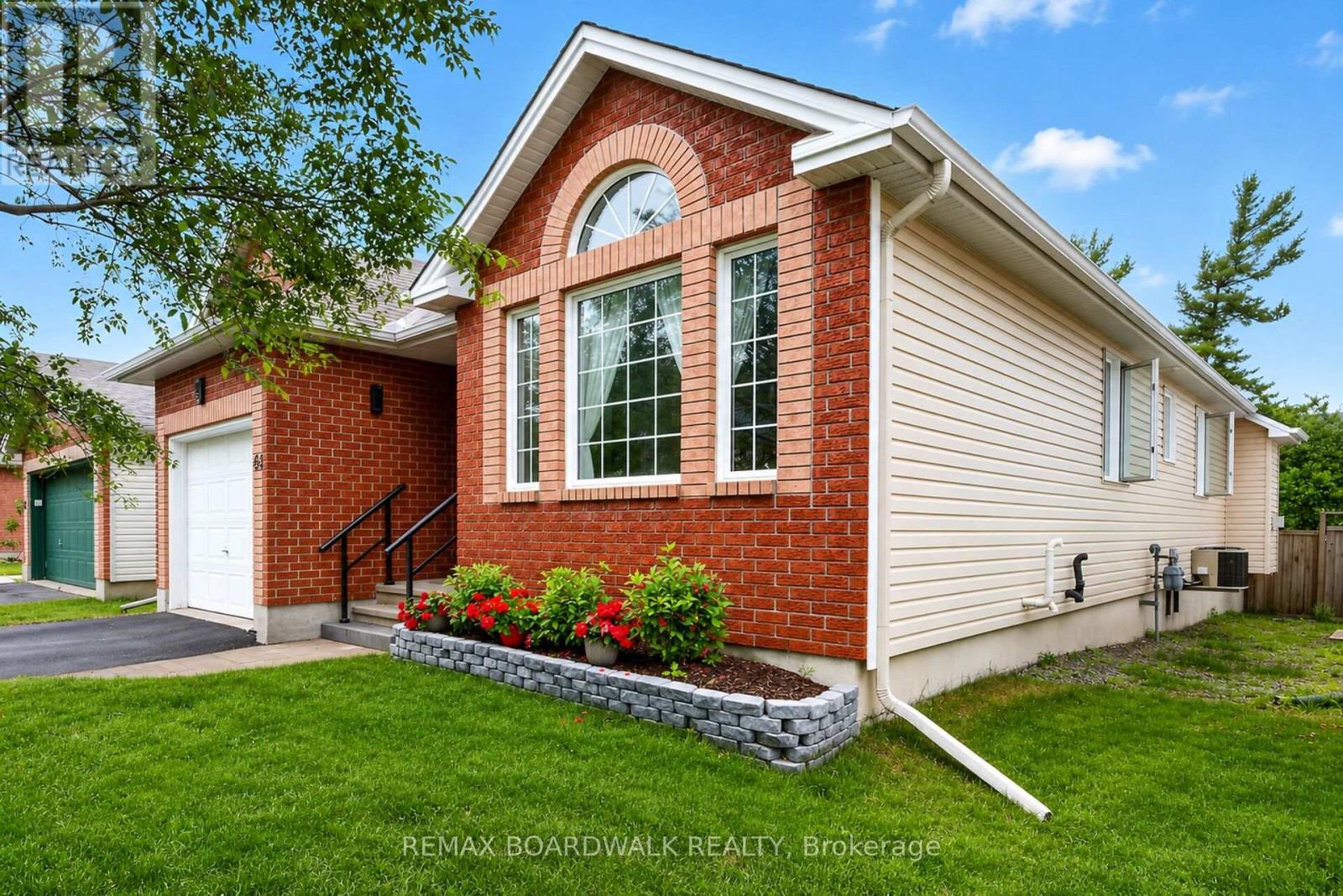 48 Maricona Way, Ottawa, Ontario  K2T 1H2 - Photo 6 - X13467674