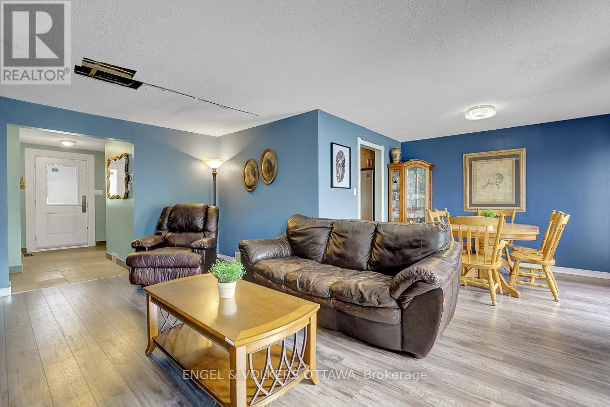 1844 Prestwick Drive, Ottawa, Ontario  K1E 2T3 - Photo 11 - X13467838