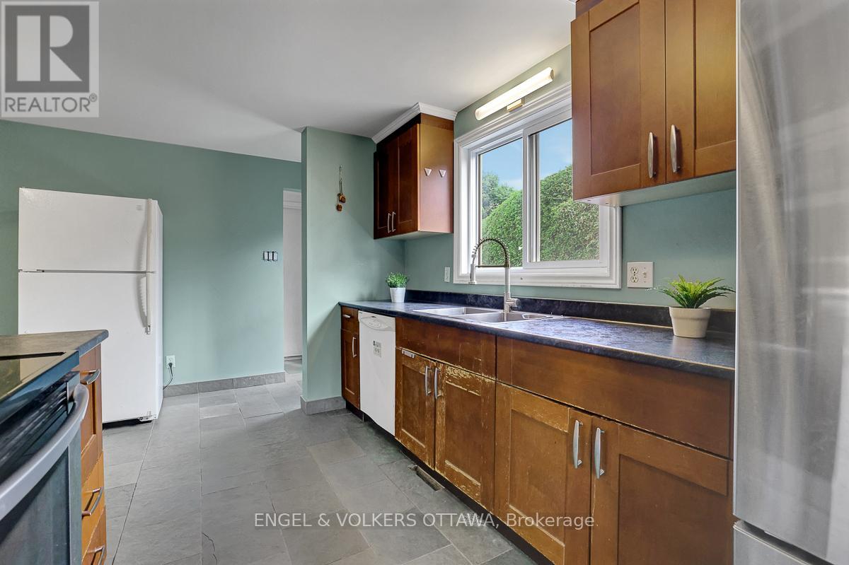 1844 Prestwick Drive, Ottawa, Ontario  K1E 2T3 - Photo 16 - X13467838