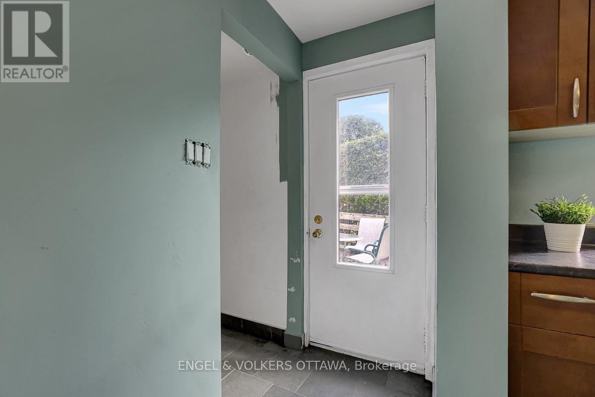 1844 Prestwick Drive, Ottawa, Ontario  K1E 2T3 - Photo 22 - X13467838