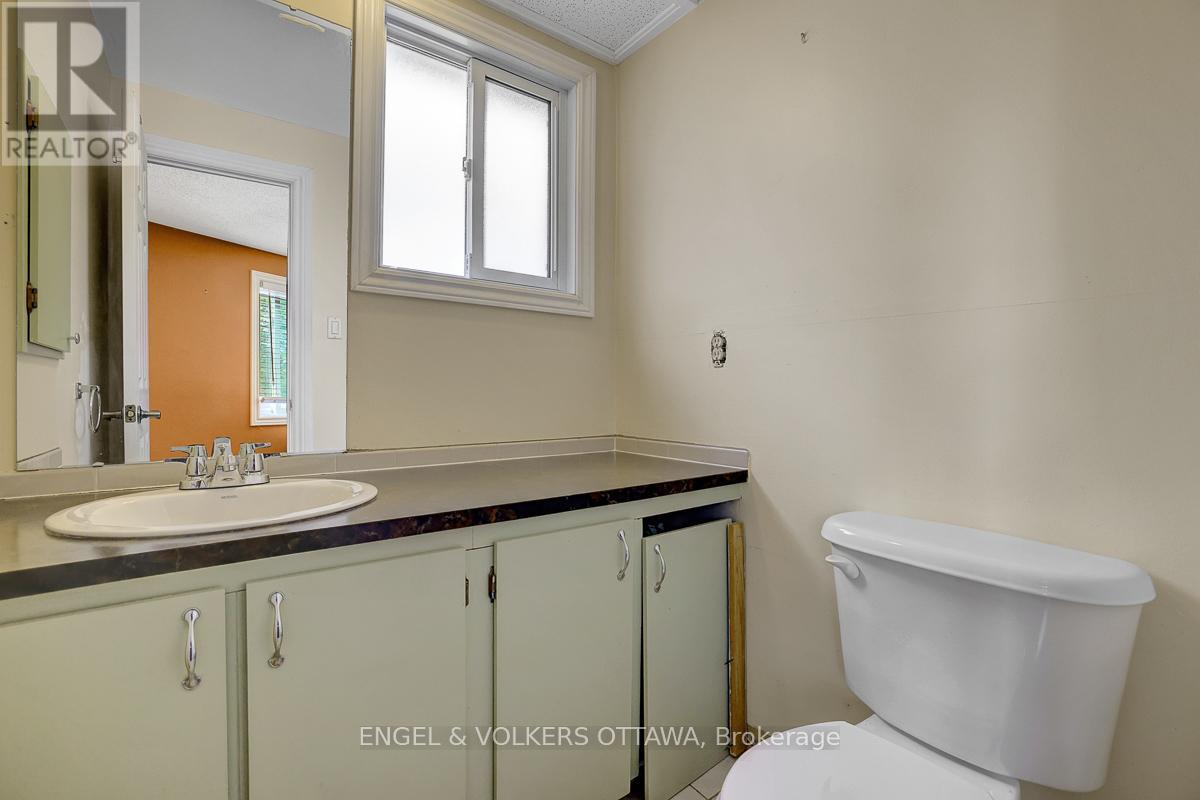 1844 Prestwick Drive, Ottawa, Ontario  K1E 2T3 - Photo 28 - X13467838