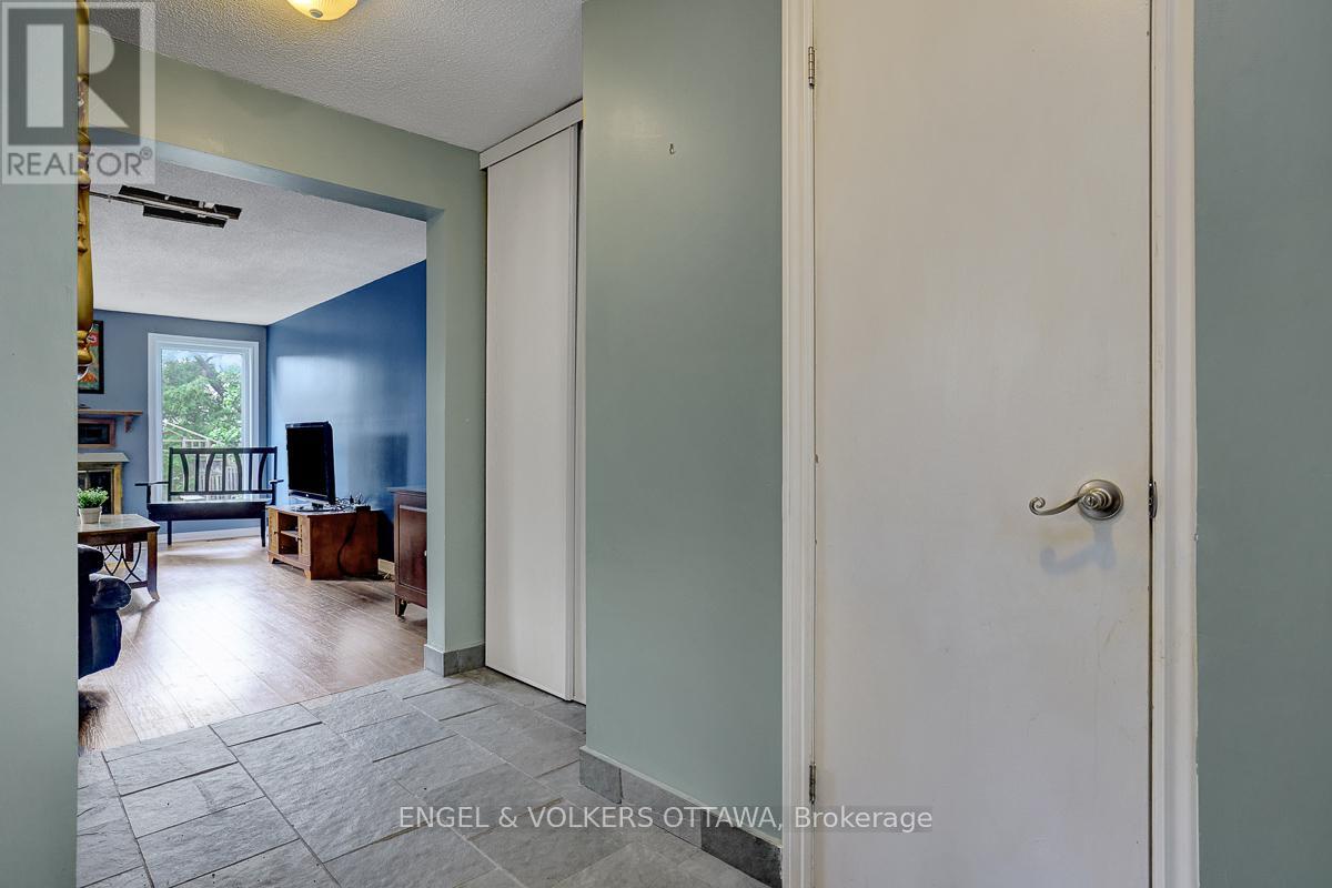 1844 Prestwick Drive, Ottawa, Ontario  K1E 2T3 - Photo 5 - X13467838