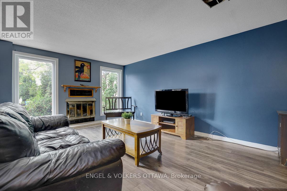 1844 Prestwick Drive, Ottawa, Ontario  K1E 2T3 - Photo 9 - X13467838