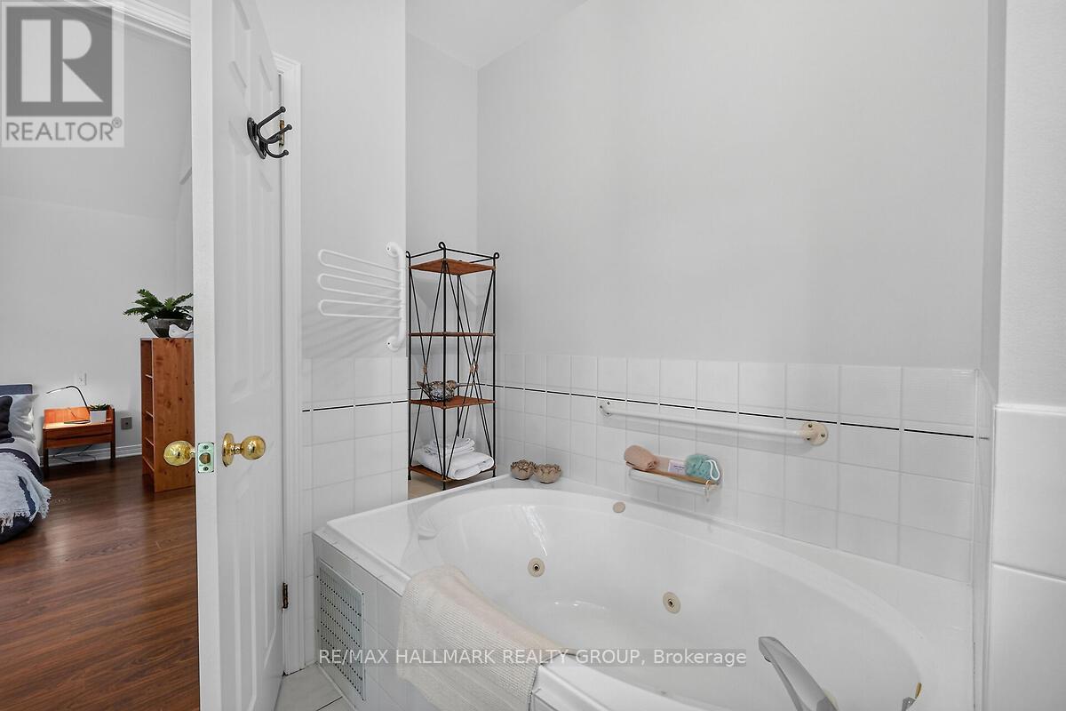 51 Castlethorpe Crescent, Ottawa, Ontario  K2G 5P9 - Photo 33 - X13467964