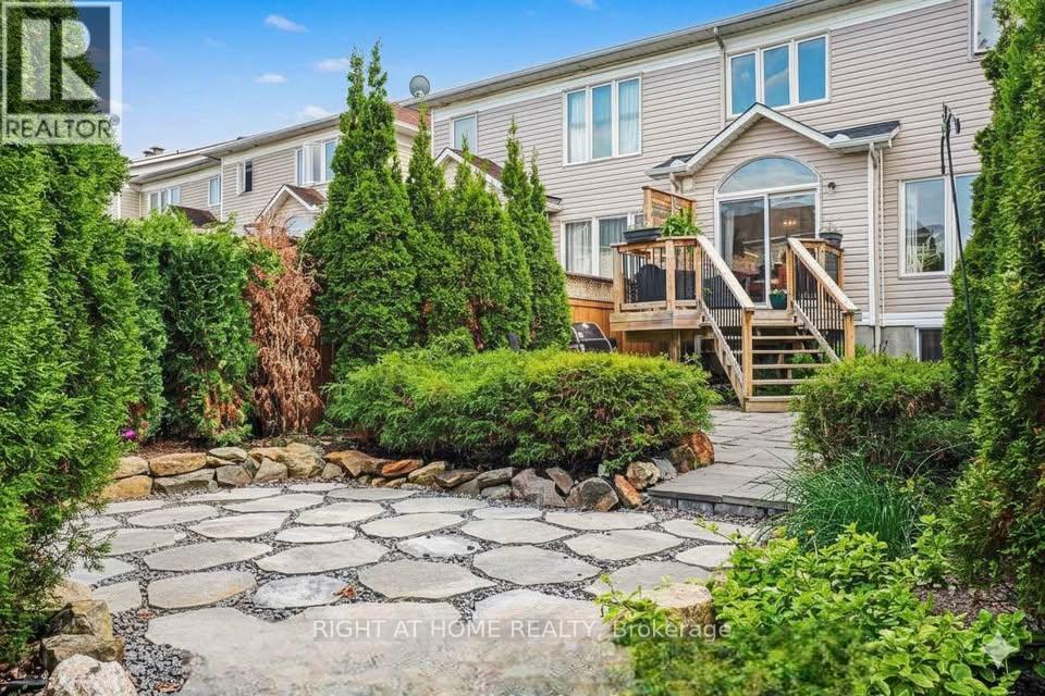 2064 Dunollie Crescent, Ottawa, Ontario  K2W 1H6 - Photo 2 - X13468012