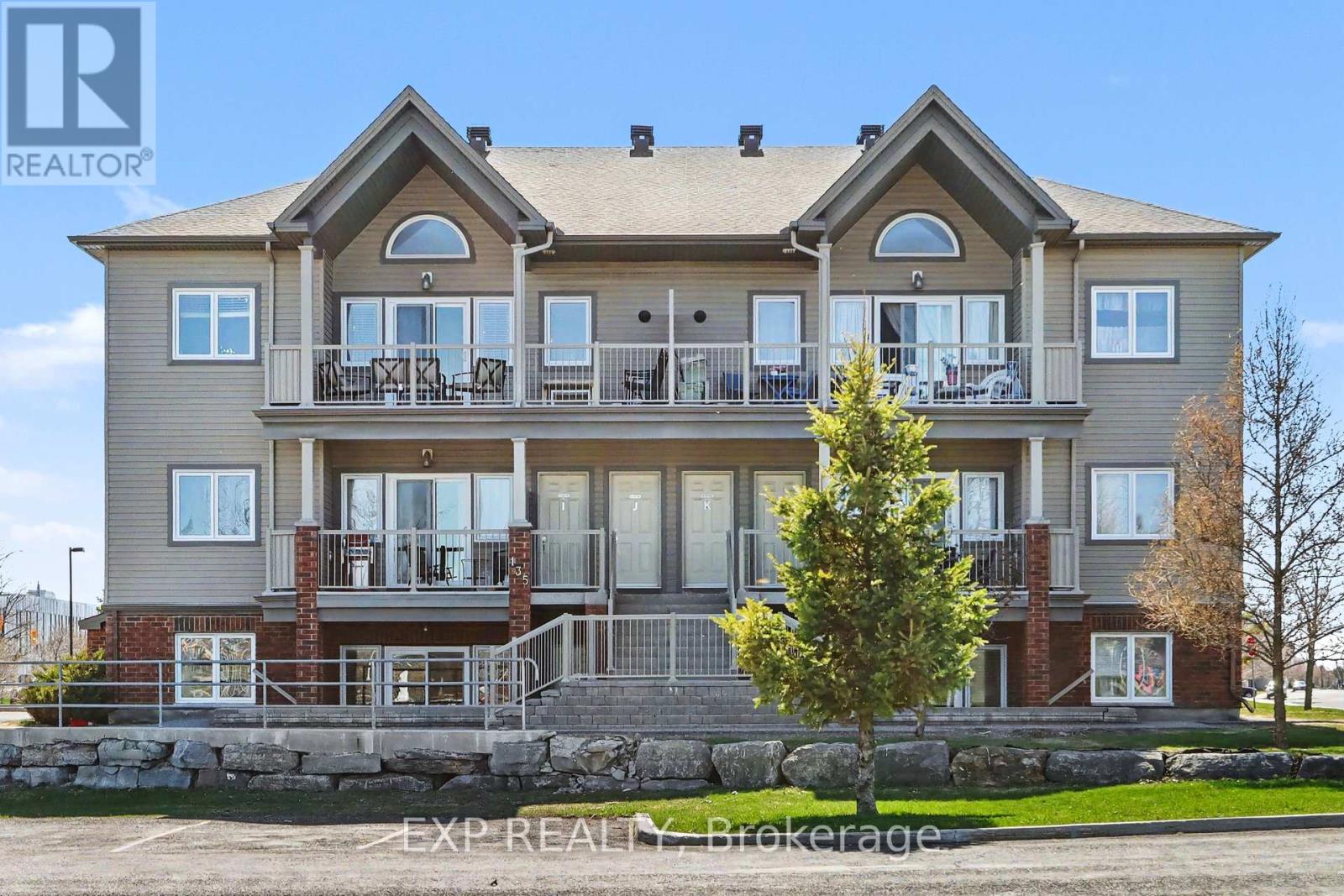 J - 135 Harthill Way, Ottawa, Ontario  K2J 5V1 - Photo 1 - X13461534