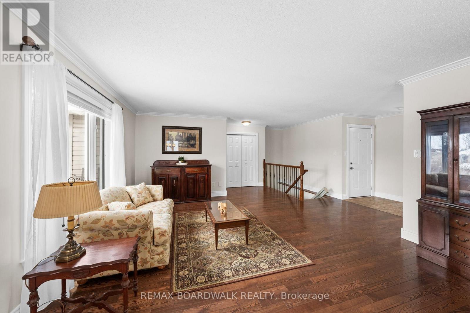 110 Templeton Court, North Grenville, Ontario  K0G 1J0 - Photo 5 - X13468258
