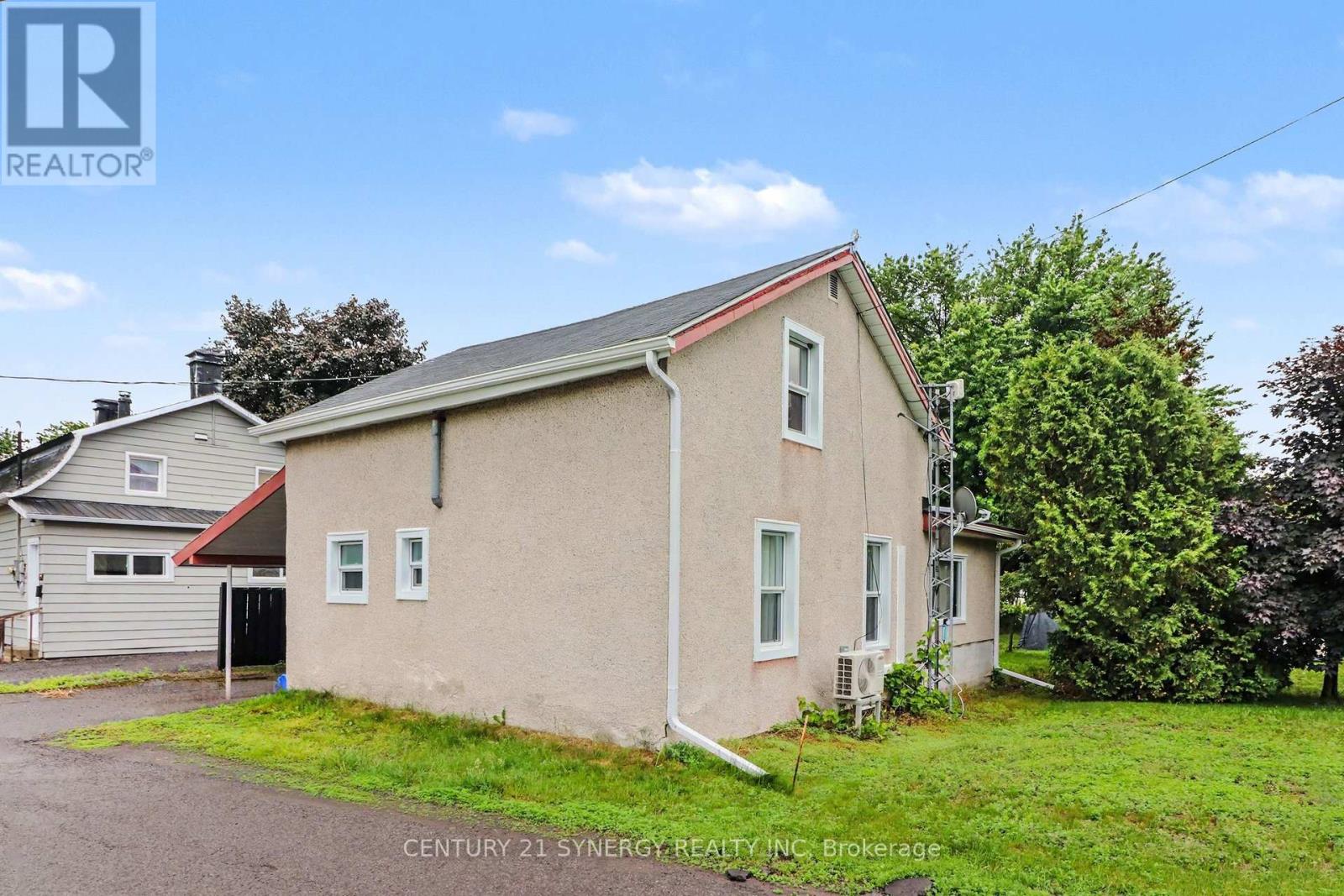 205 St Joseph Street, Alfred And Plantagenet, Ontario  K0B 1A0 - Photo 2 - X13468438