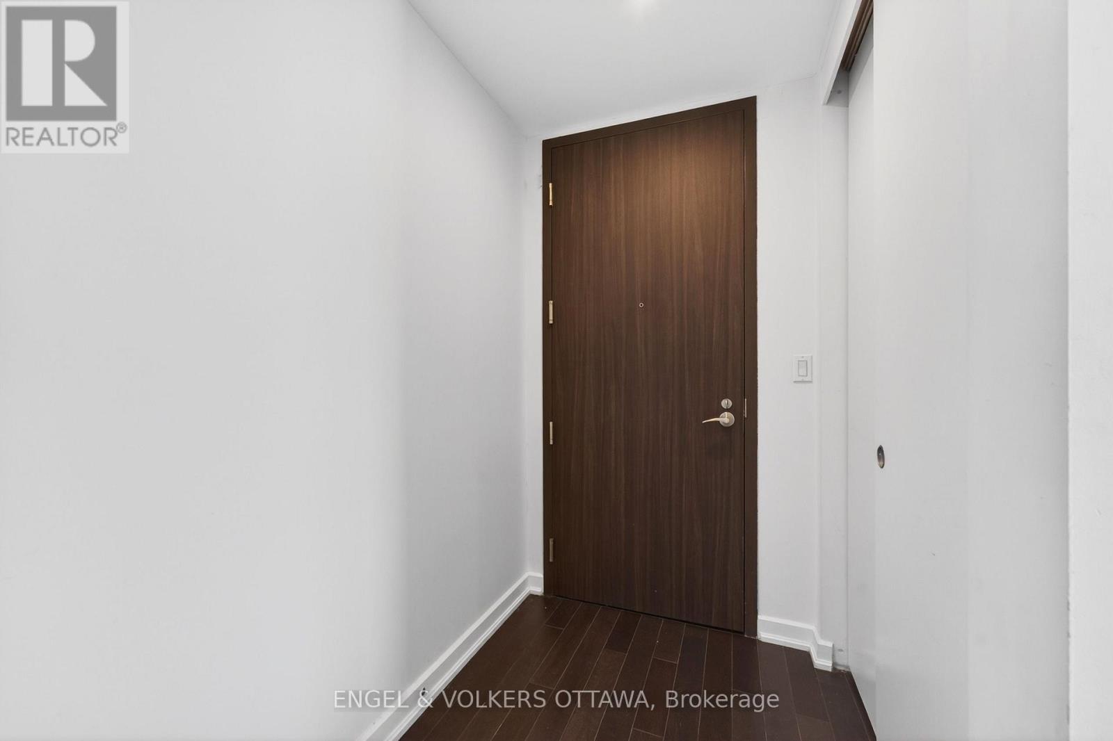 1210 - 300 Lisgar Street, Ottawa, Ontario  K2P 0E2 - Photo 2 - X13468518