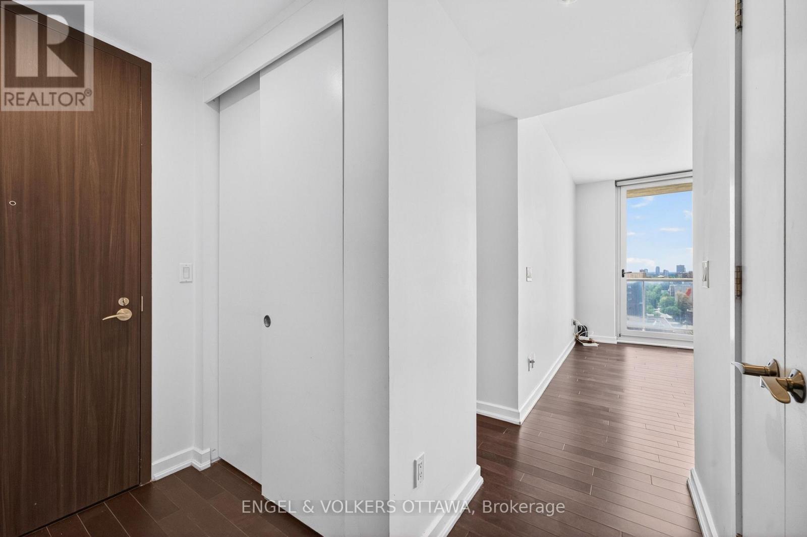 1210 - 300 Lisgar Street, Ottawa, Ontario  K2P 0E2 - Photo 3 - X13468518