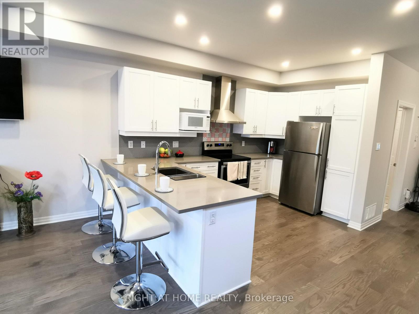 321 Lysander Place, Ottawa, Ontario  K1K 3X8 - Photo 7 - X13468614