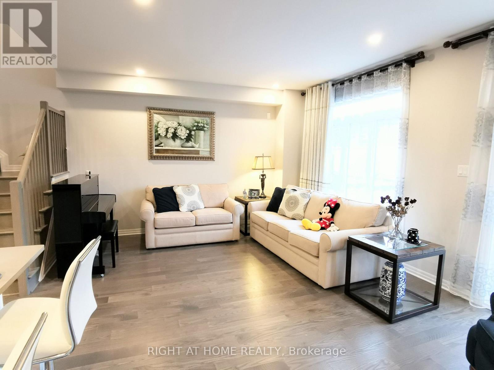 321 Lysander Place, Ottawa, Ontario  K1K 3X8 - Photo 8 - X13468614