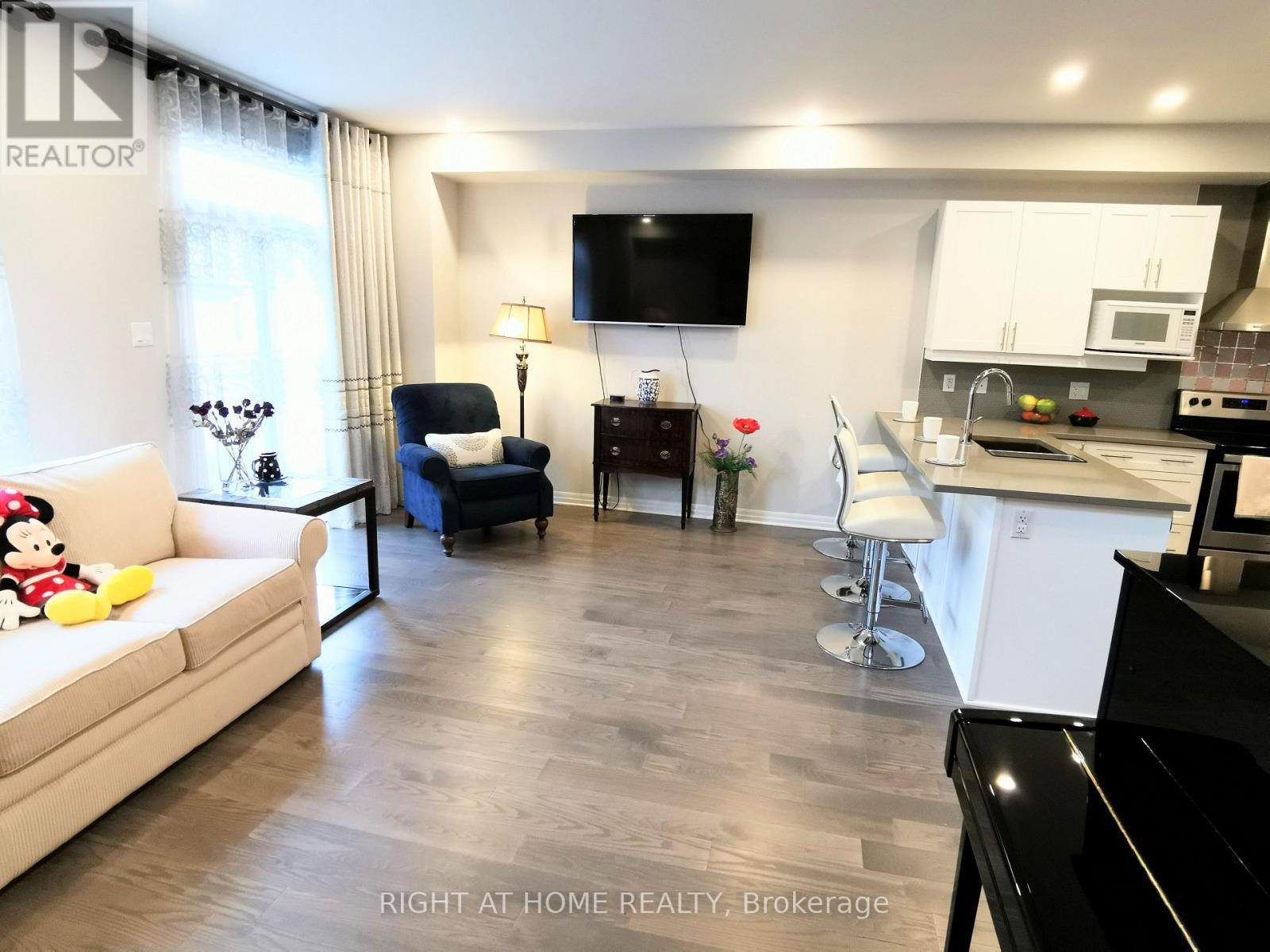 321 Lysander Place, Ottawa, Ontario  K1K 3X8 - Photo 9 - X13468614