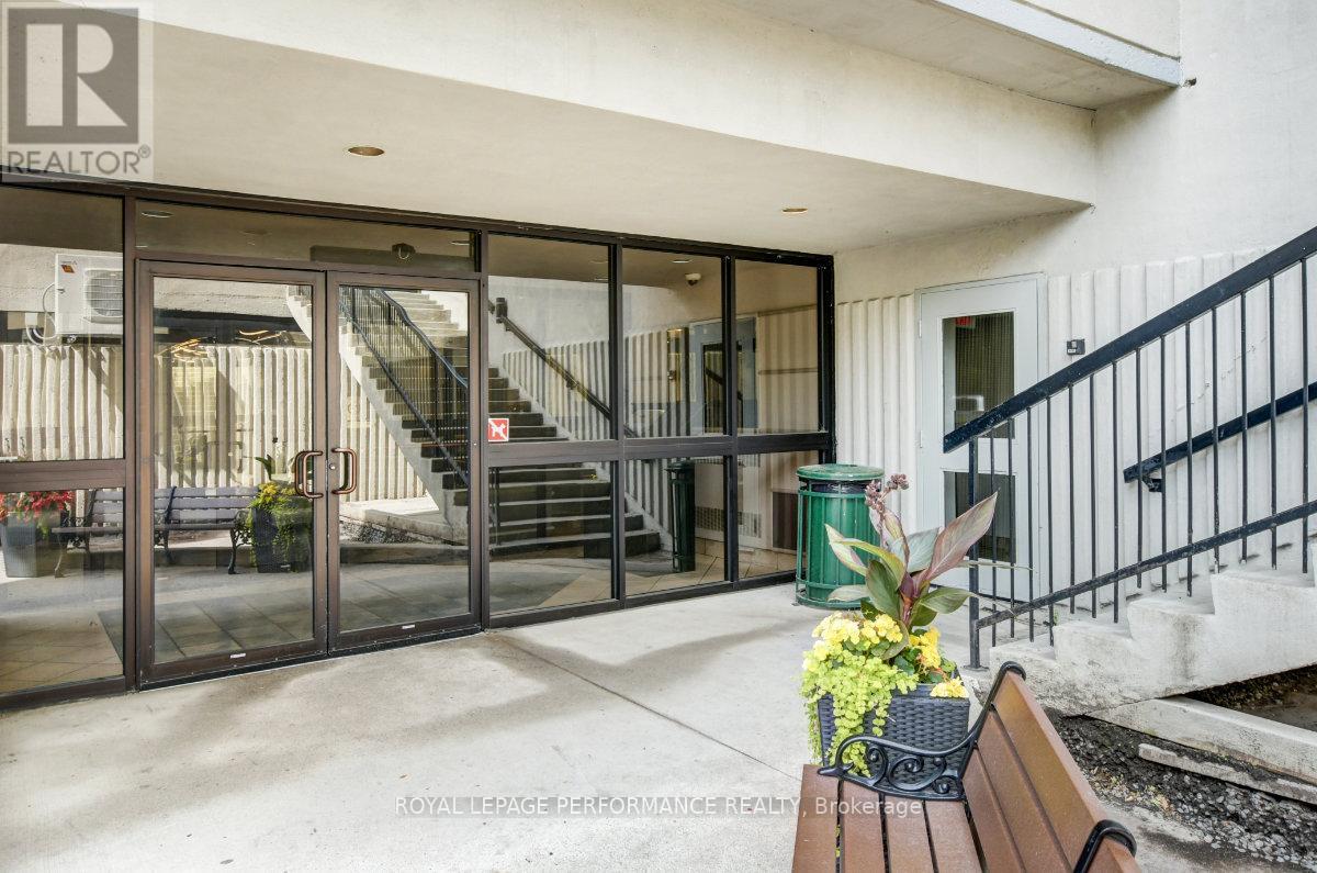 708 - 158c Mcarthur Avenue, Ottawa, Ontario  K1L 8E7 - Photo 2 - X13468966