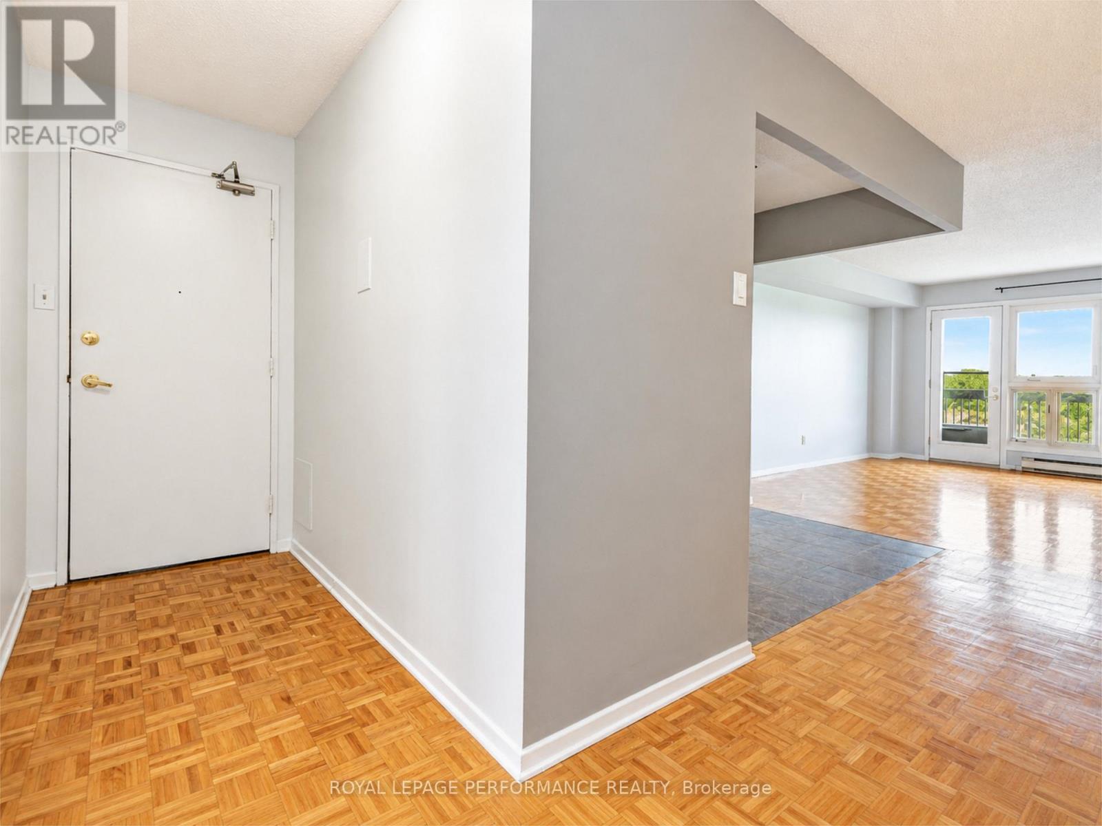 708 - 158c Mcarthur Avenue, Ottawa, Ontario  K1L 8E7 - Photo 3 - X13468966