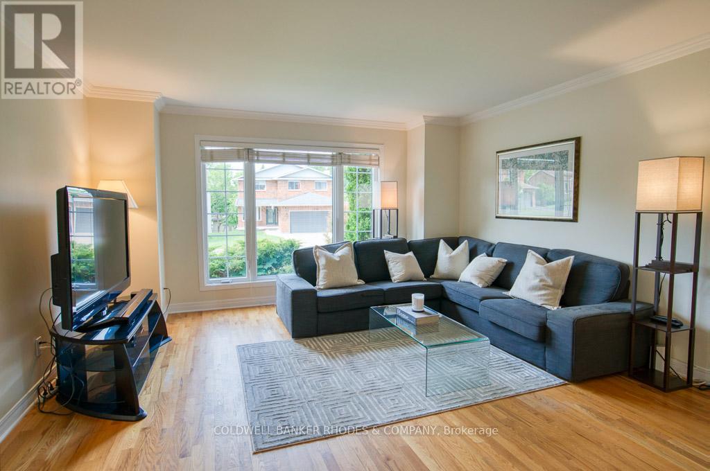 1349 Gaultois Avenue, Ottawa, Ontario  K1C 6G5 - Photo 2 - X13469012