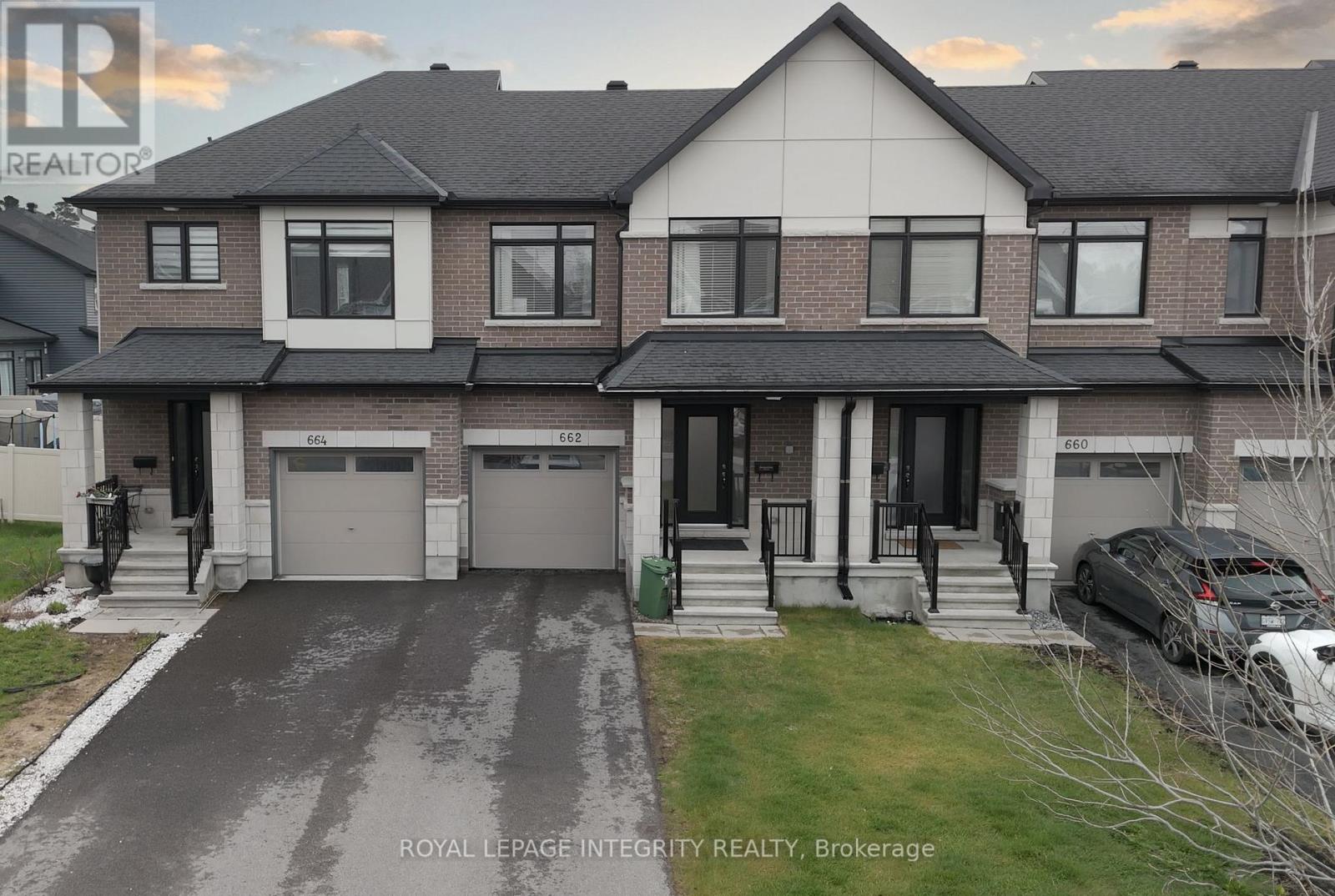 662 Putney Crescent, Ottawa, Ontario  K2S 1E7 - Photo 1 - X13469068