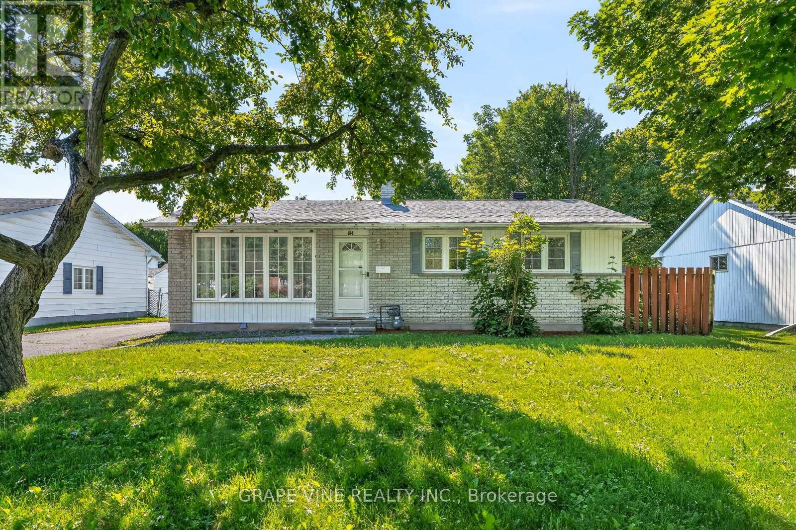 104 Oriole Avenue, Ottawa, Ontario  K2L 1E7 - Photo 1 - X13469104