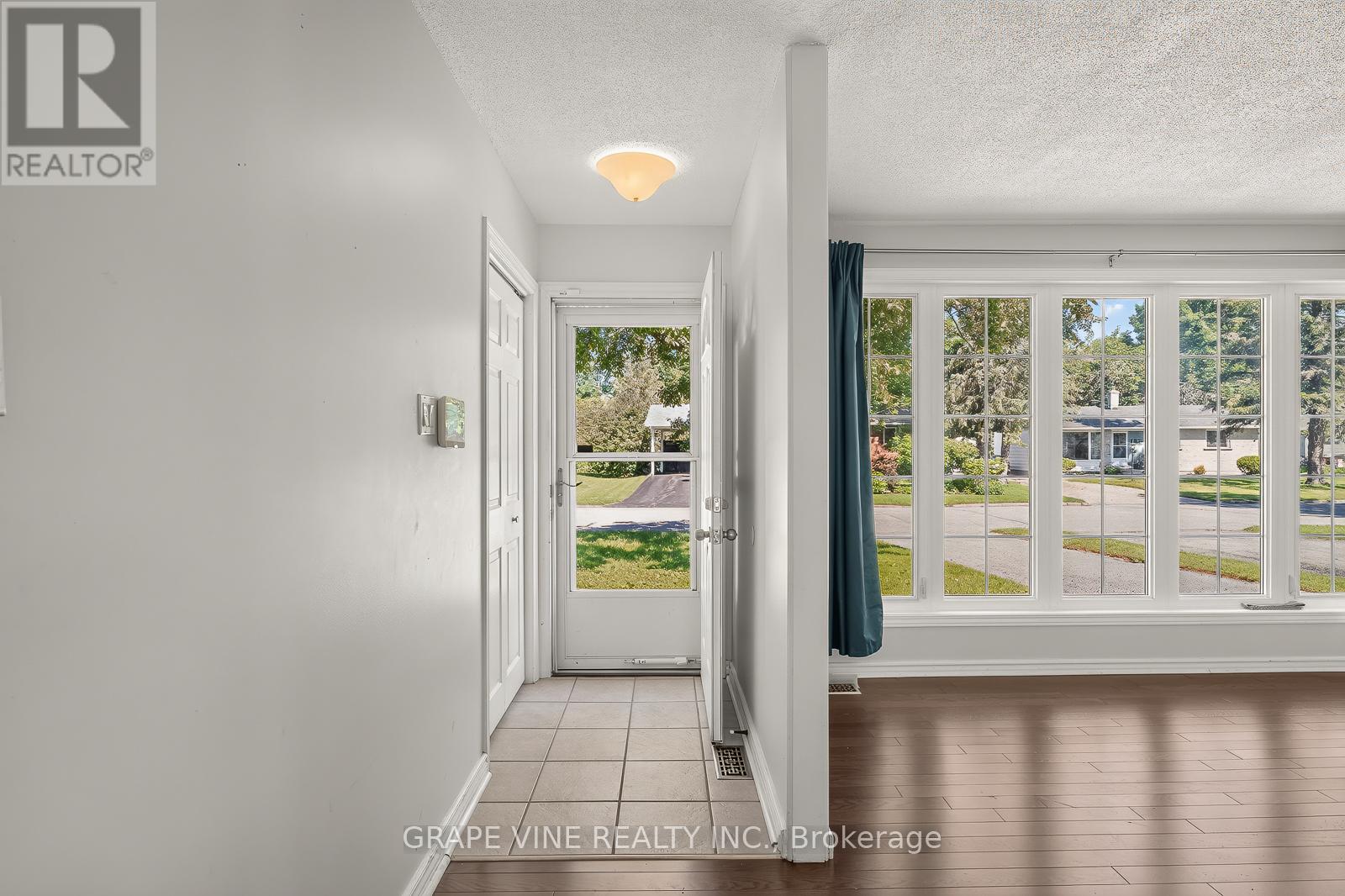 104 Oriole Avenue, Ottawa, Ontario  K2L 1E7 - Photo 4 - X13469104