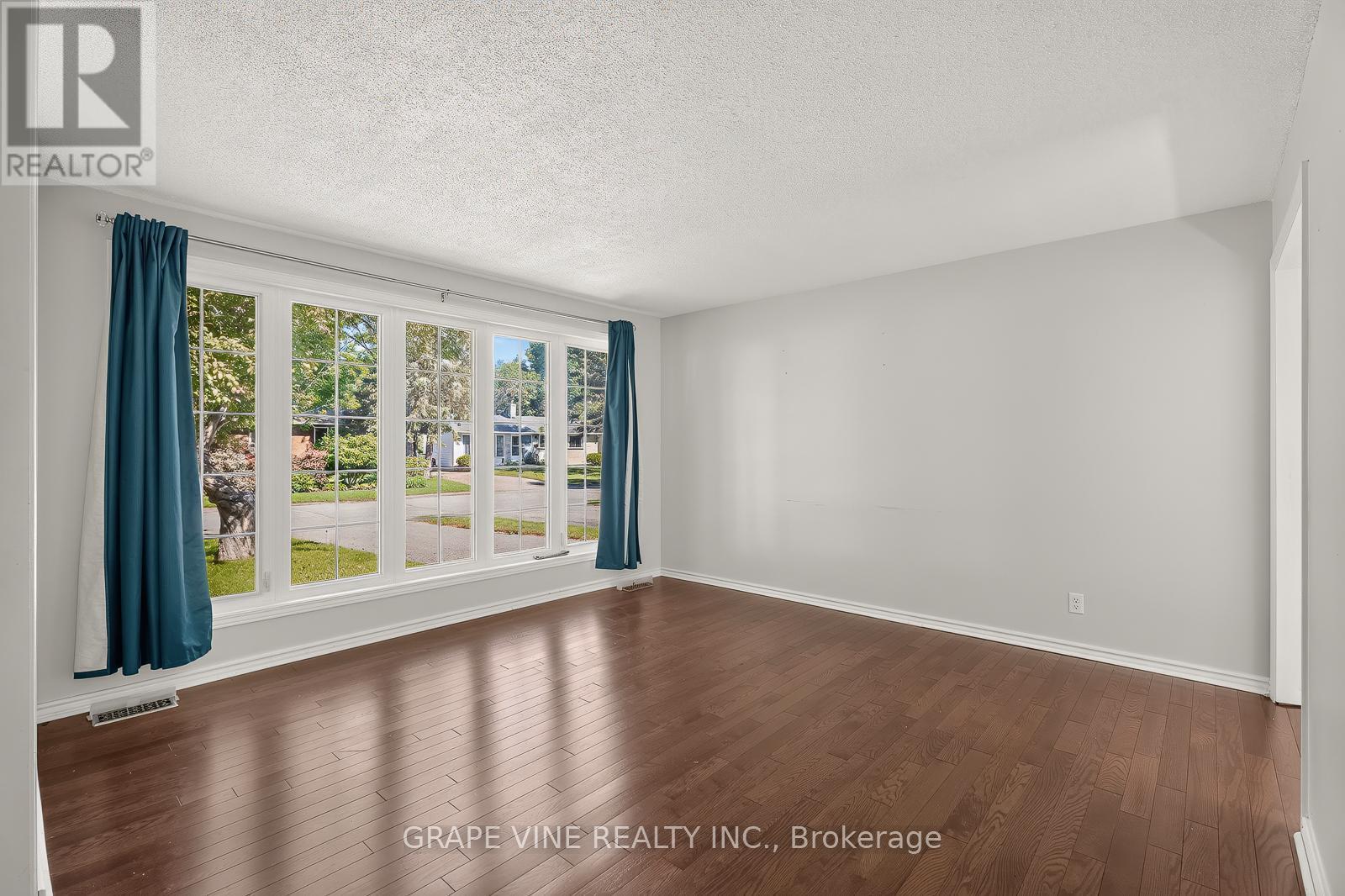104 Oriole Avenue, Ottawa, Ontario  K2L 1E7 - Photo 5 - X13469104