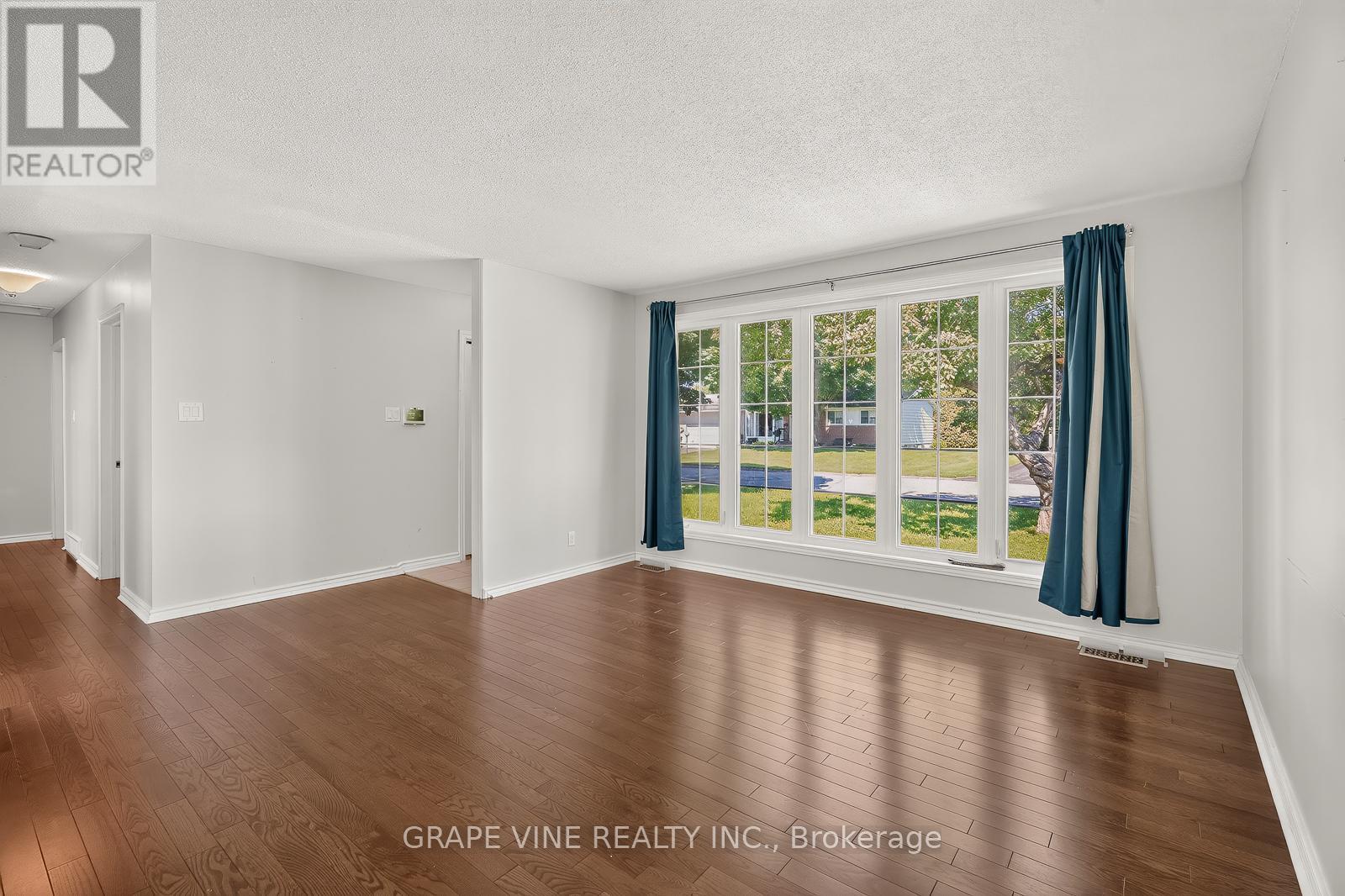 104 Oriole Avenue, Ottawa, Ontario  K2L 1E7 - Photo 6 - X13469104