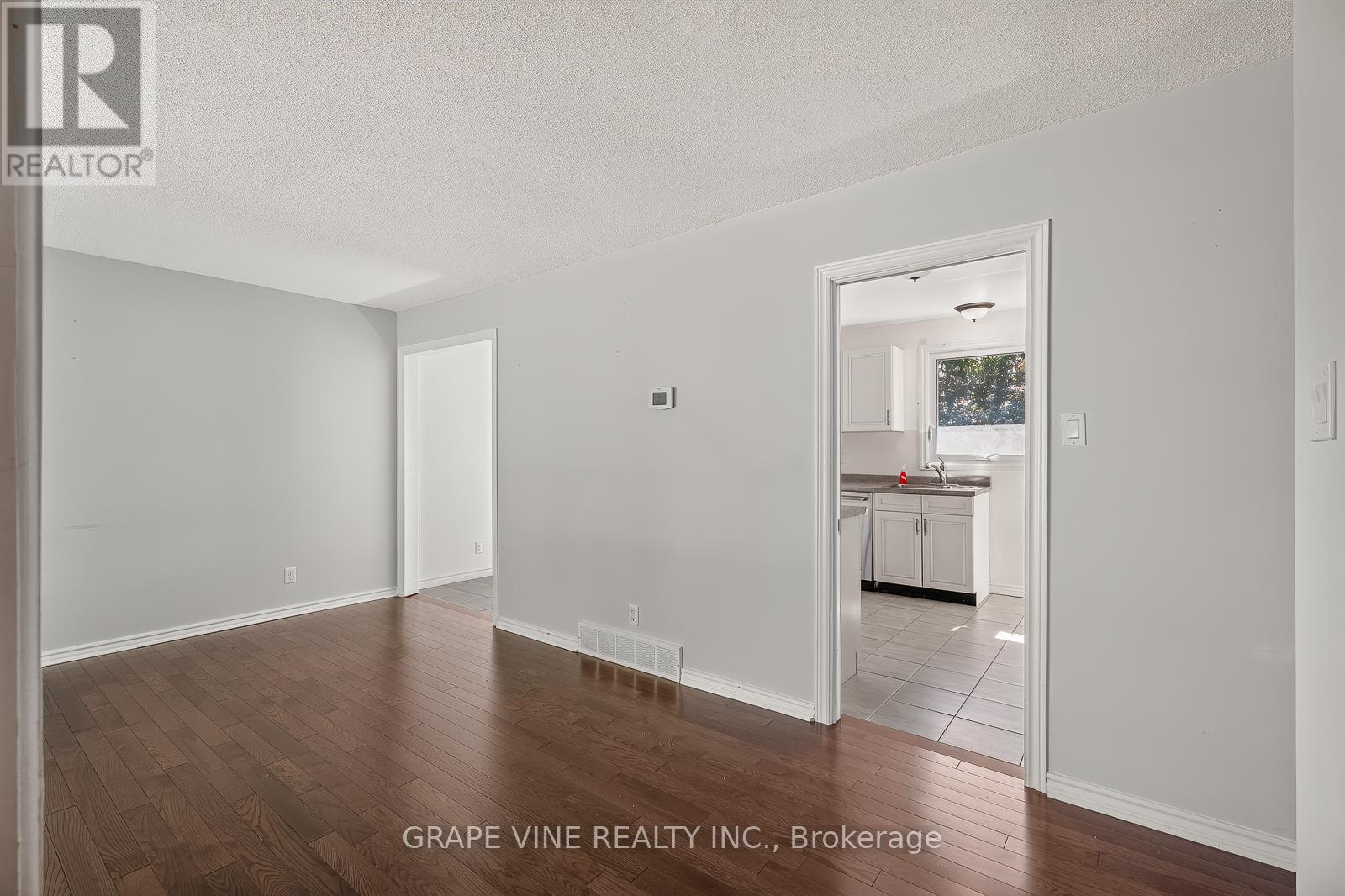 104 Oriole Avenue, Ottawa, Ontario  K2L 1E7 - Photo 7 - X13469104