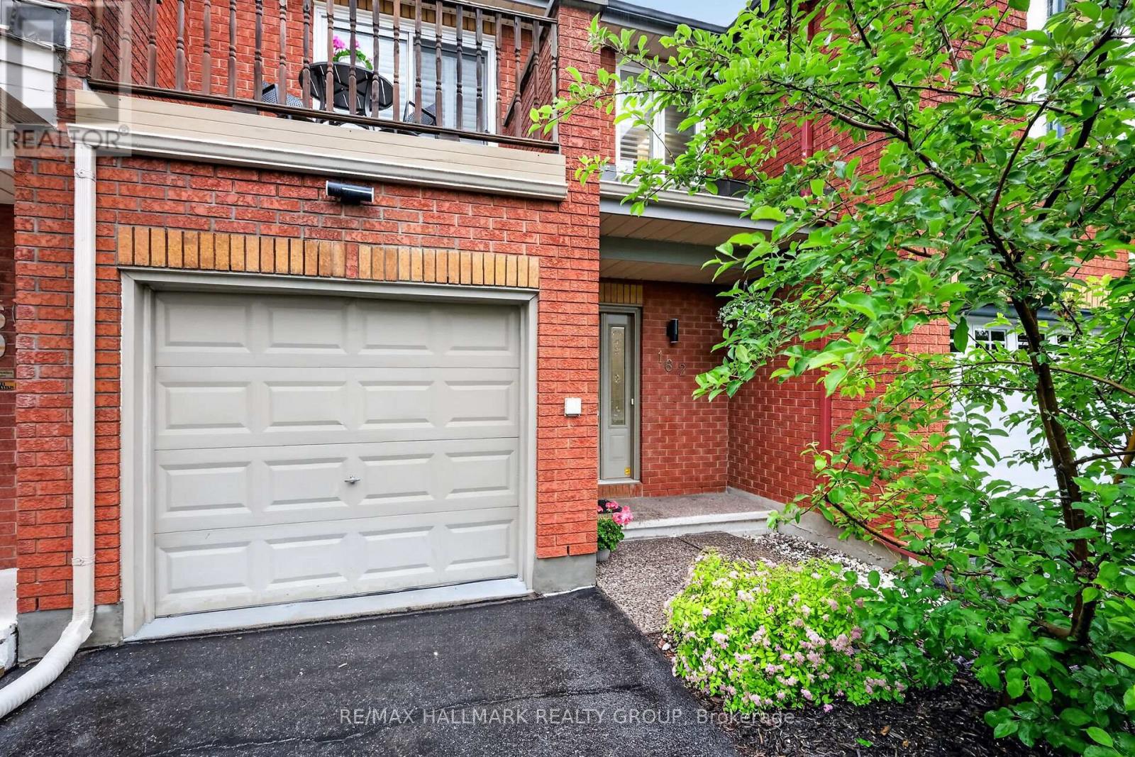 162 Dunbarton Court, Ottawa, Ontario  K1K 4L6 - Photo 3 - X13469356