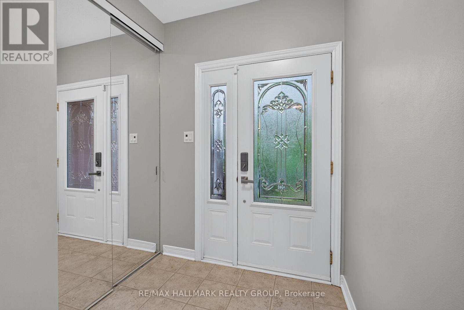 162 Dunbarton Court, Ottawa, Ontario  K1K 4L6 - Photo 4 - X13469356