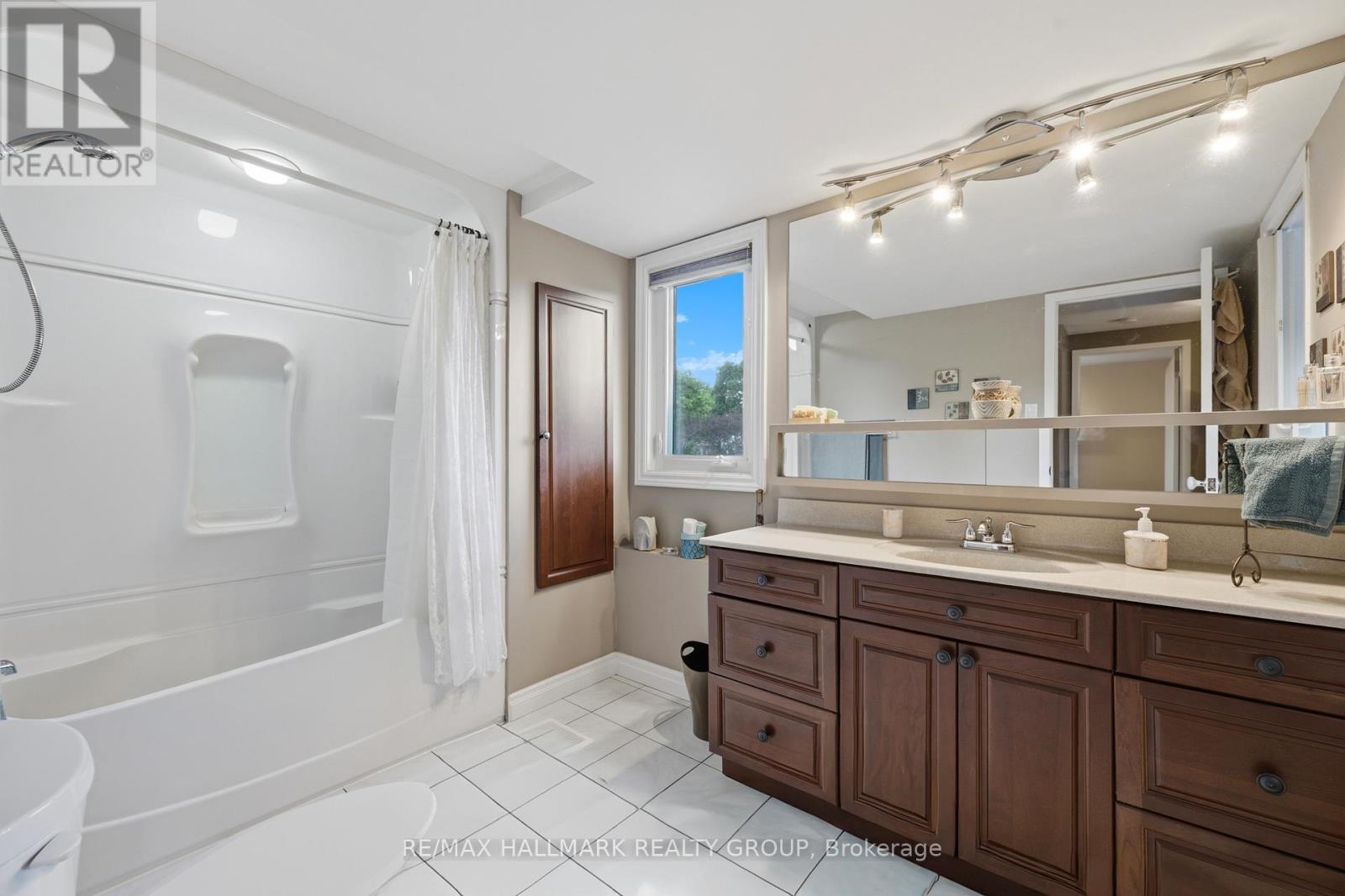 8052 Jeanne D'arc Boulevard, Ottawa, Ontario  K1E 1W6 - Photo 32 - X13469634