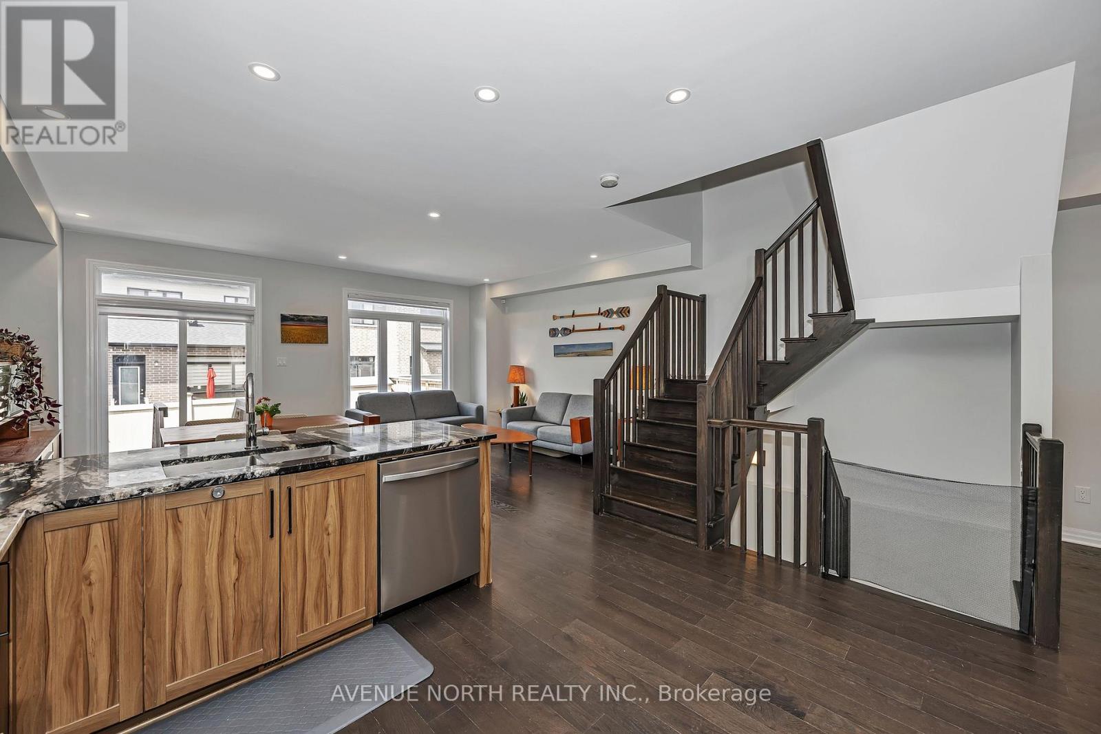 323 Lysander Place, Ottawa, Ontario  K1K 3X8 - Photo 12 - X13469938