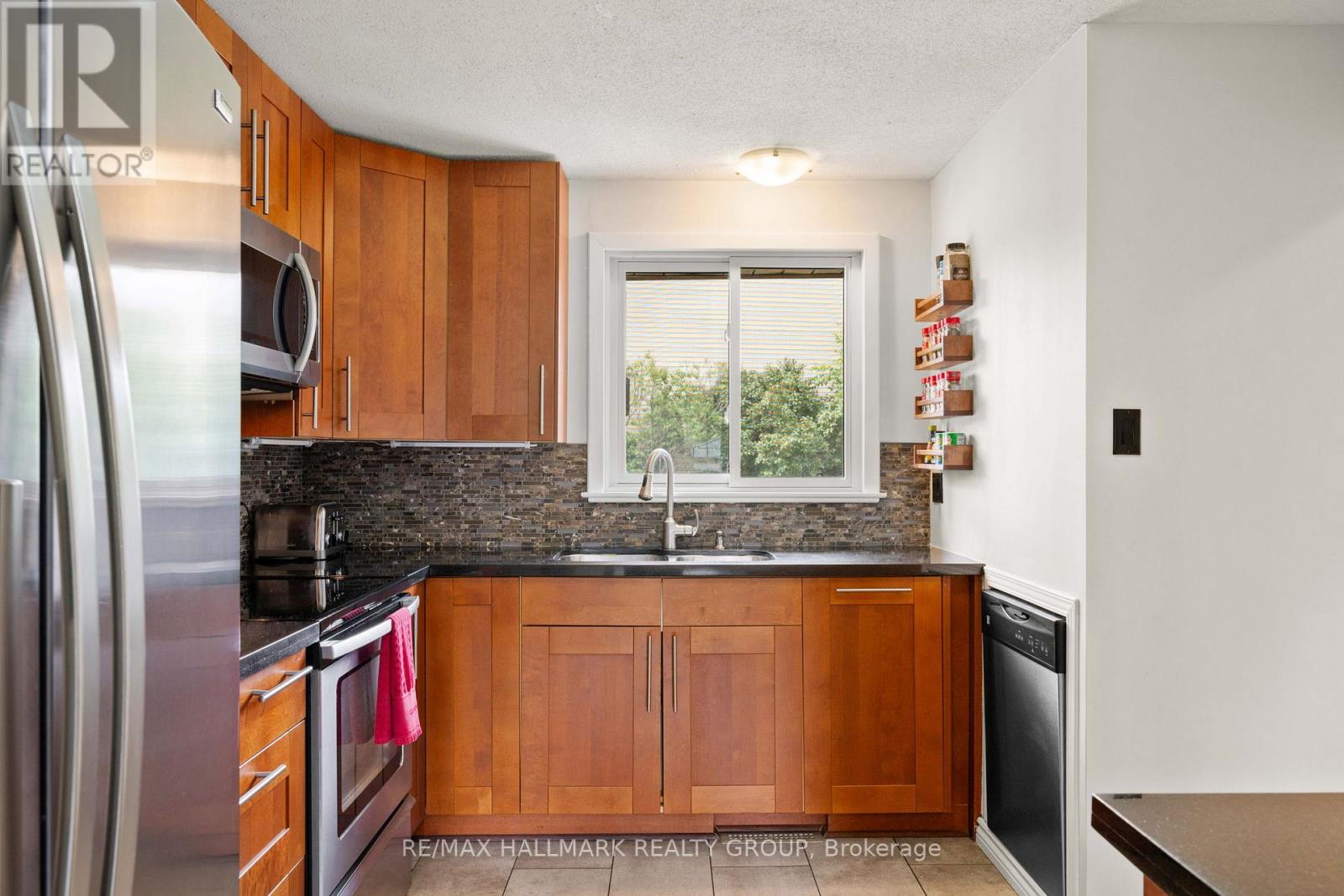 1791 Lamoureux Drive, Ottawa, Ontario  K1E 2H3 - Photo 6 - X13470064
