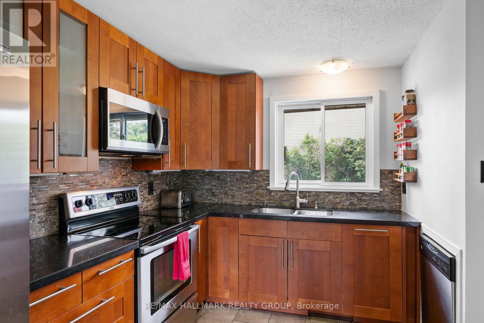 1791 Lamoureux Drive, Ottawa, Ontario  K1E 2H3 - Photo 7 - X13470064
