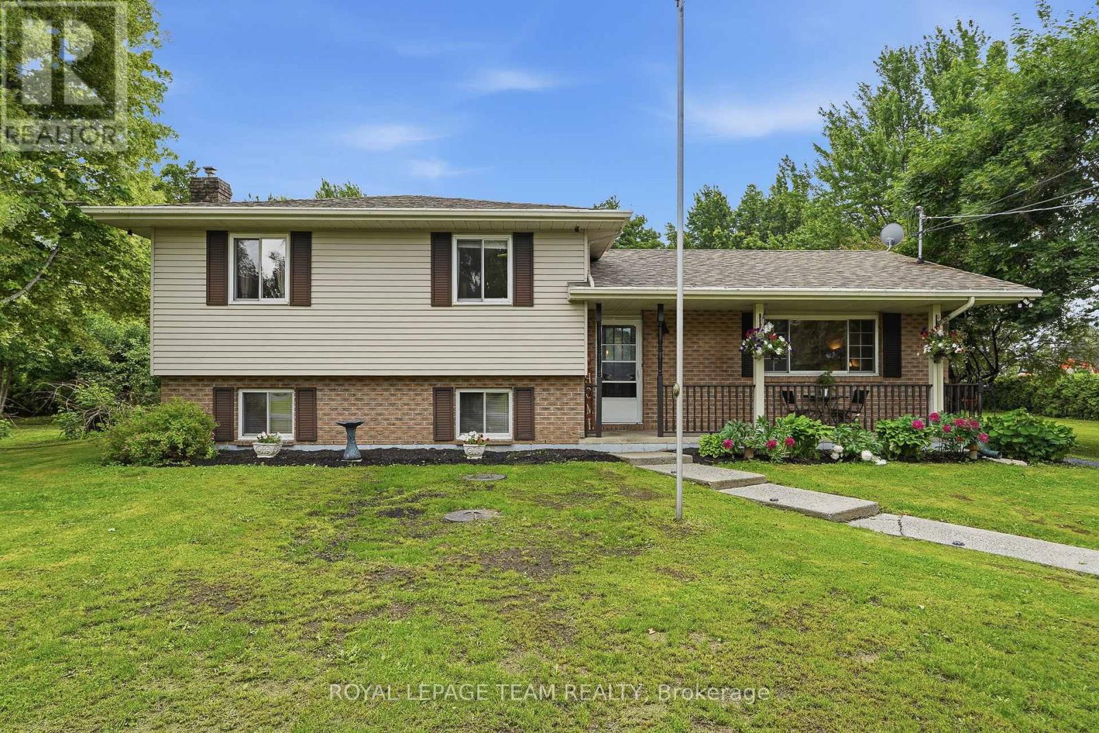 19238 Richmond Court, South Glengarry, Ontario  K0C 2E0 - Photo 2 - X13470068